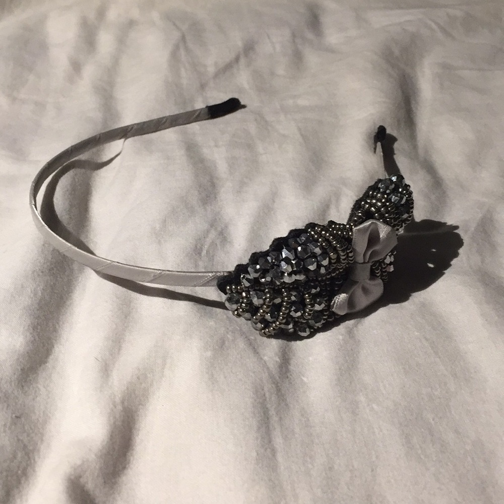 ‼️BUNDLE ME‼️Stunning Silver Headband